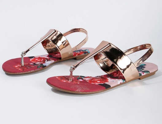 Glatte flade sandaler med blomsterdesign