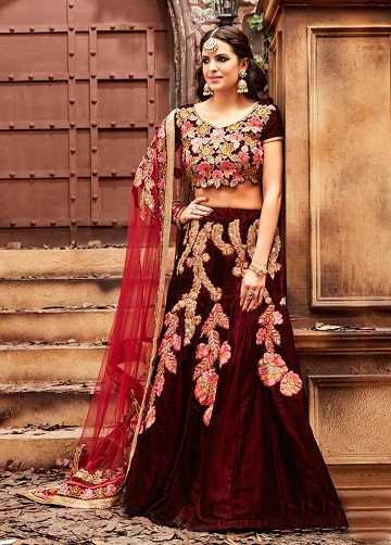 Bryllup Lehenga i Maroon farve