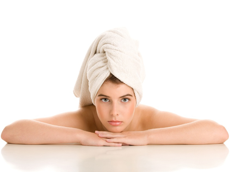 Nyeste hårhåndklæder, der hurtigt kan tørre dit hår