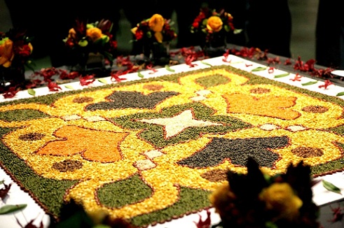 Rangoli rizzsel, hüvelyesekkel és más gabonákkal