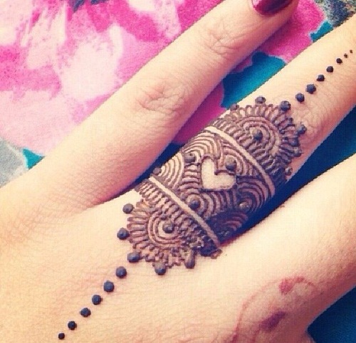 Ringfinger Mehandi