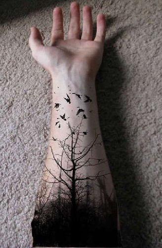 Beroligende Nature Tattoo Design på hånden