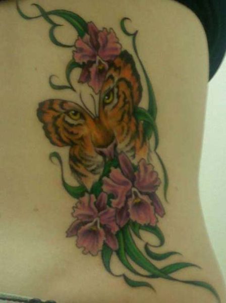 Seneste Butterfly Tiger Tattoo Design til piger