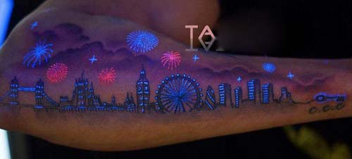 Fluorescerende tatoveringsdesign