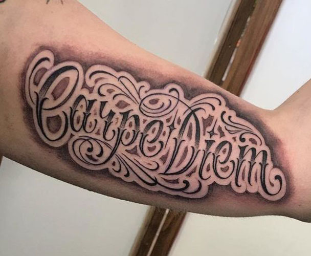 A legjobb betűs tetoválásminták 9