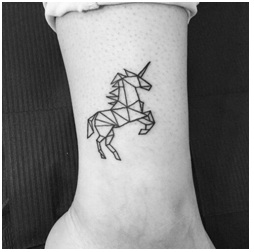 Geometriai Unicorn Boka Tetoválás