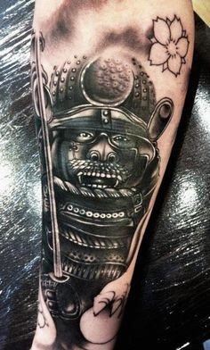 Gruppe af samurai -tatoveringer på benet