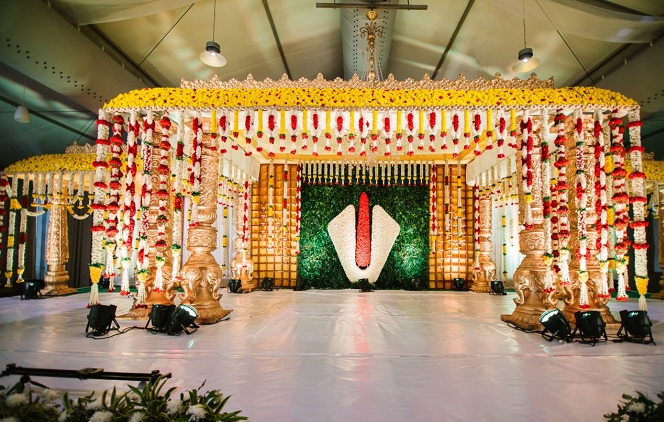 Indiske bryllupsreception hall dekoration ideer