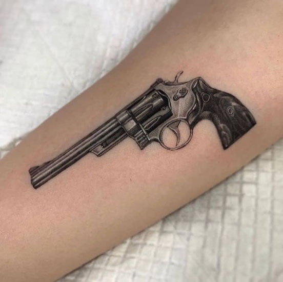 Bedste pistol tatoveringsdesign med billeder 2