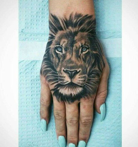 Lion Tattoo Designs på hånden