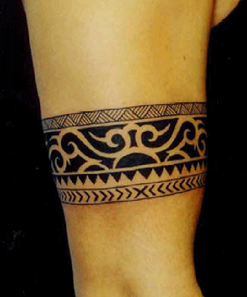 Hawaii karszalag tetoválás