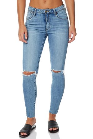 Ripped Women's Wrangler Jean