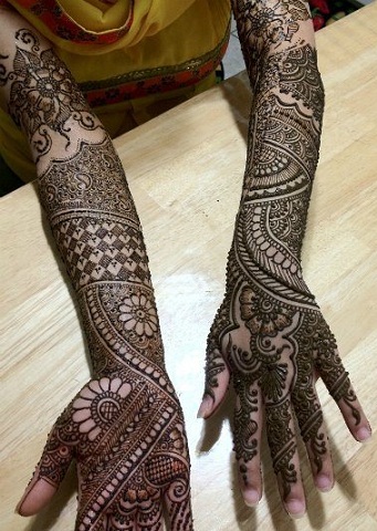 kiterjesztett menyasszonyi kar-mehndi-design