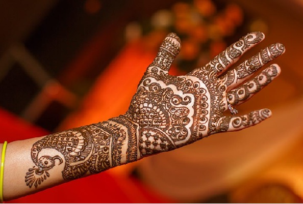 páva Diwali Mehndi Designs