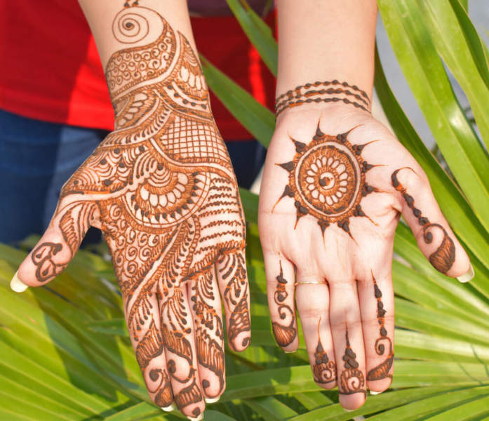 Virágos Mehndi Design kézhez