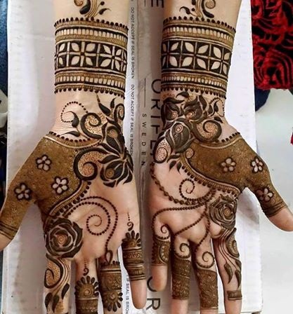 Floral Mesh Designet Palm Mehndi