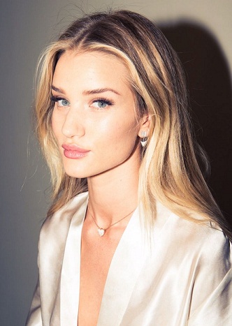 Rosie Huntington Whiteley uden makeup 12