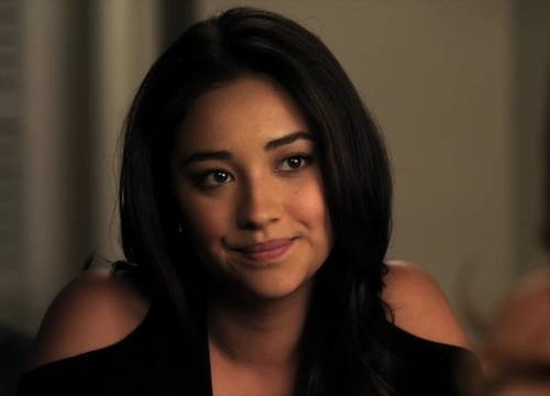 Shay Mitchell Uden Makeup 12