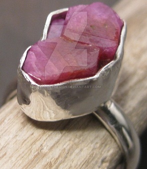 Kézzel készített nyers rubin gyűrű ezüst színben