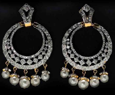 Blændende Antik Platinum Jhumka med Perler
