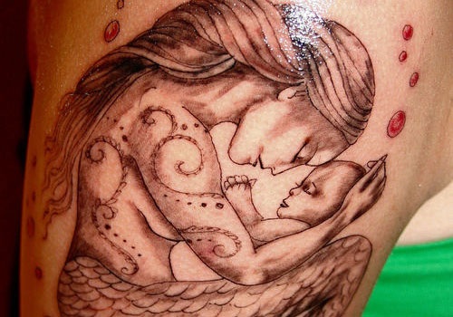 Moderskab havfrue tatovering