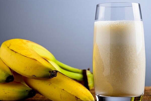 Banan & amp; Mælkeblanding til glødende hud
