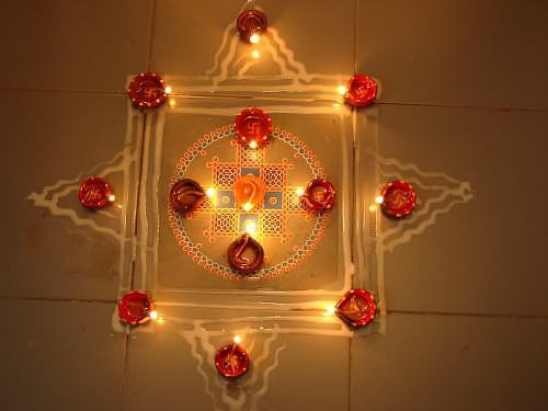 Diwali Kolam Rangoli Design med 3 nuancer