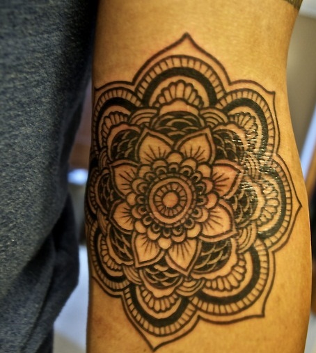 Mandala kerék tetoválás tervezés