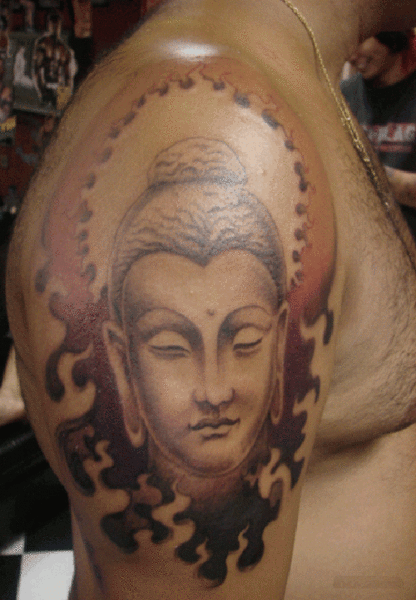 Traditionelle Buddha -tatoveringsdesign på hånden