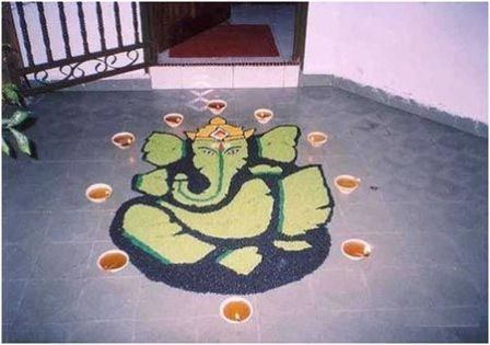 Diyas a Rangoli körül