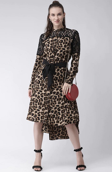 Kjole i midi -skjorte med leopardprint