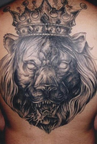 Latin király tetoválás
