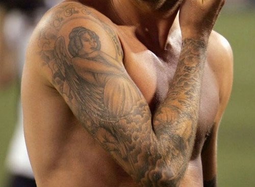 Angyalujjú tetoválás a Beckham jobb karján