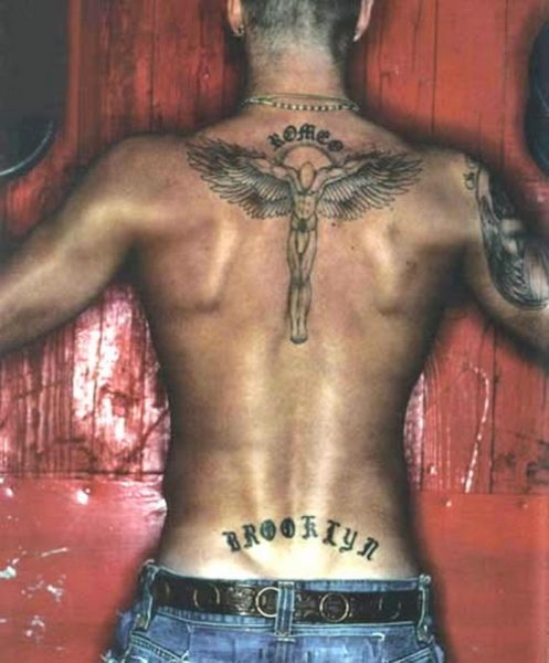 Rómeó tetoválás David Beckham felső hátán