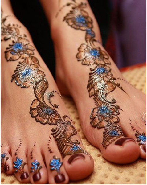 Virágos láb Mehandi Design