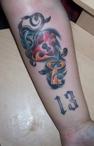 13. számú kulcsos tetoválás tervezés
