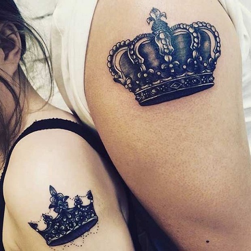 Király és királynő váll tetoválás