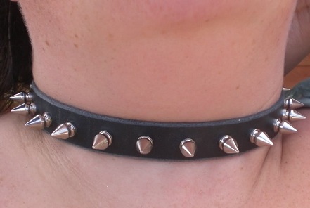 A Spike Choker lányoknak