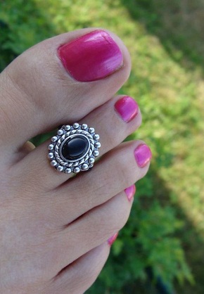 Csodálatos fekete kő lábujjgyűrű