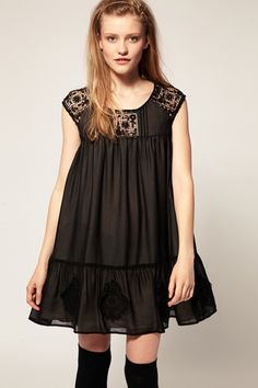 Gotisk sort babydukke kjole