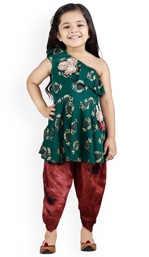 En-skulder Anarkali Kurta med Dhoti