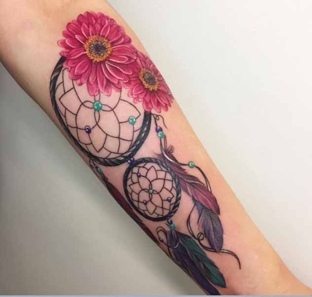 Gerbera blomst med drømmefanger tatovering