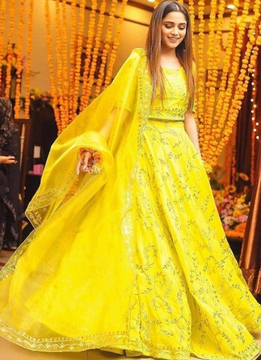 Gul Lehenga til Haldi