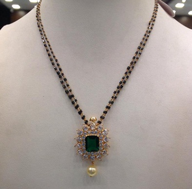Smaragd Studded Mangalsutra vedhæng