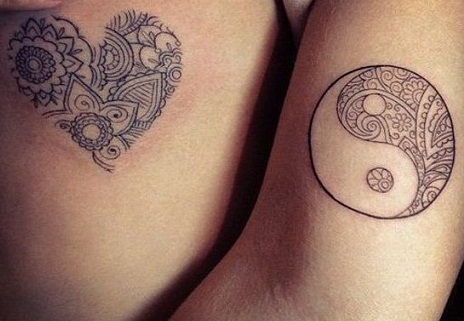 Csodálatos titokzatos Yin Yang tetoválás