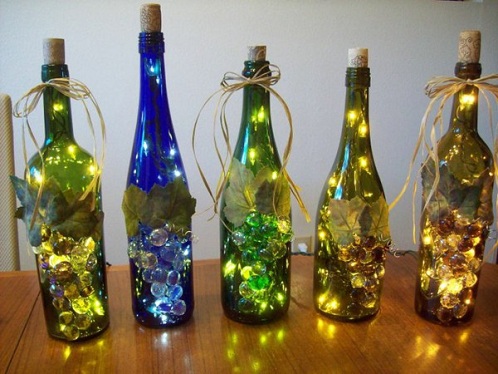 Farvede vinflasker