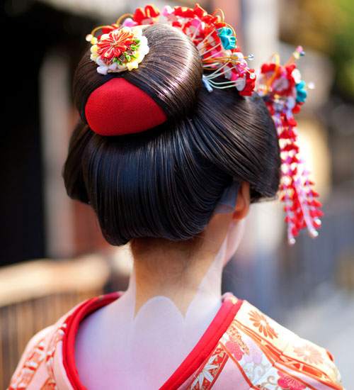 Japansk hårbolle med Kimono