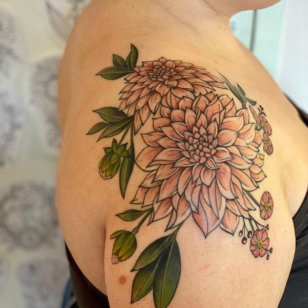 Dahlia virágos tetoválás