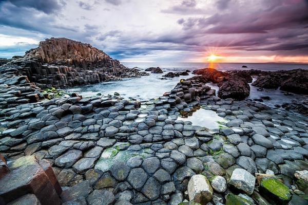 maailman kauneimmat rannat irlanti kiviä