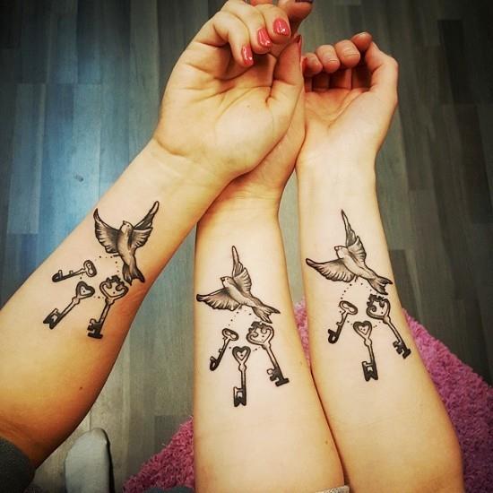 170 luovaa sisaruksen tatuointiideaa ja inspiraatiota kolme lintua avainjoukolla